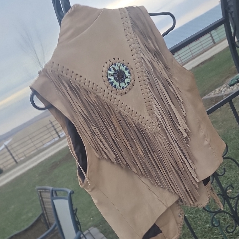 Beige Leather Vest with Fringe. - Picture 7 of 7